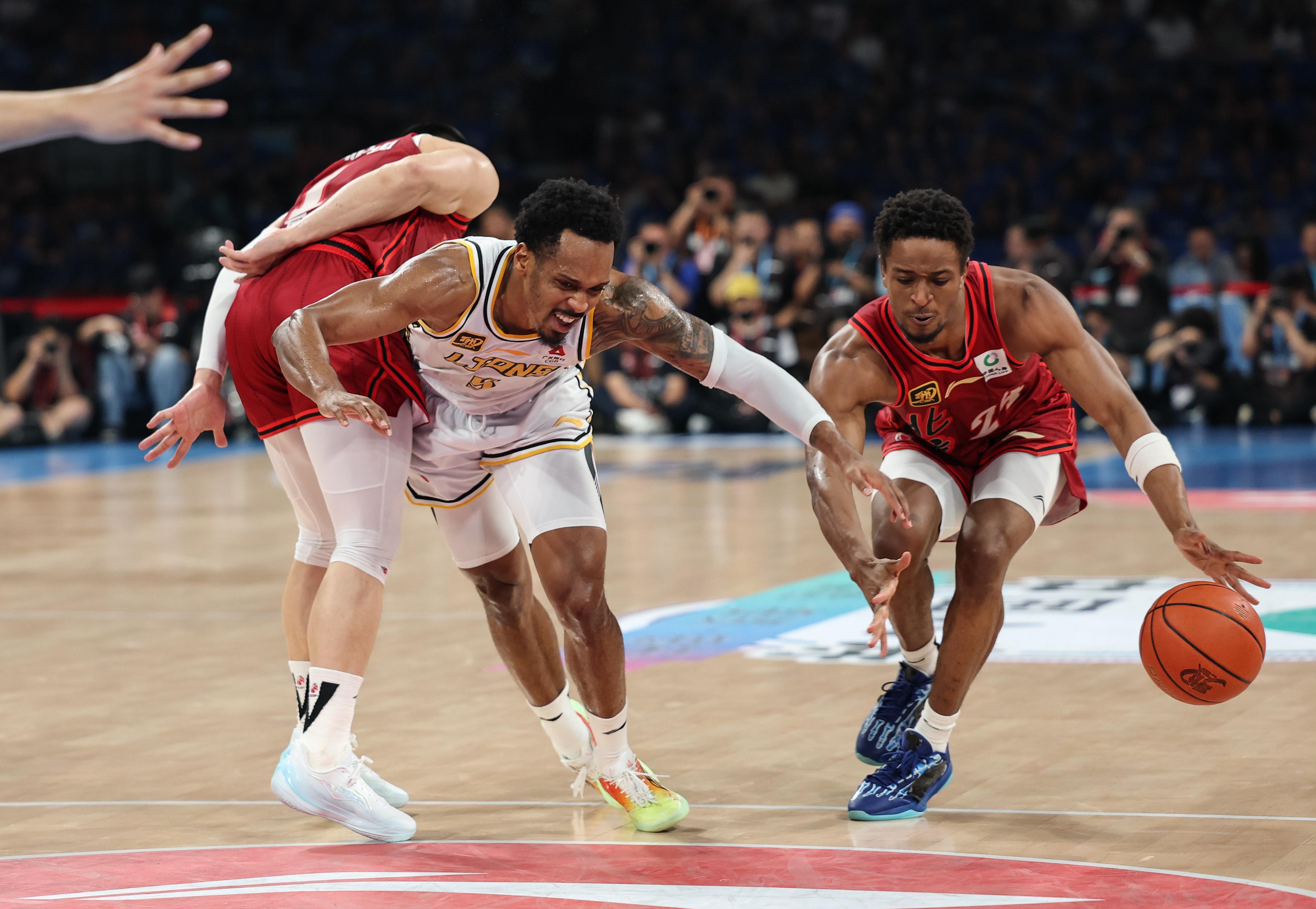 db体育中国区官网-今晨突围战来临，底特律活塞围绕CBA常规赛迎来里程碑，目标明确，轮换策略成焦点