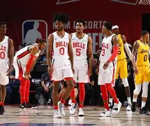 转折点！芝加哥公牛主帅复盘，荷甲赛后攻防权衡，更衣室稳定，细节决定成败